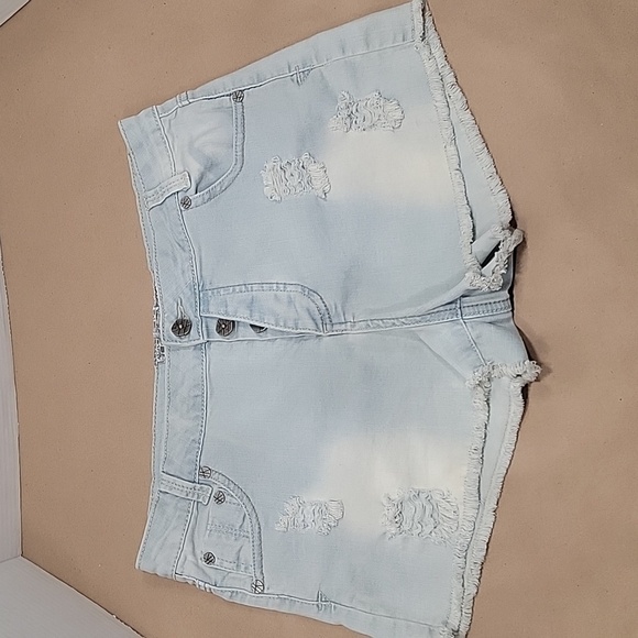 Hot Kiss CiCi Short, Size 9, Light Wash, Distressed, Button Fly, EUC - Picture 1 of 9